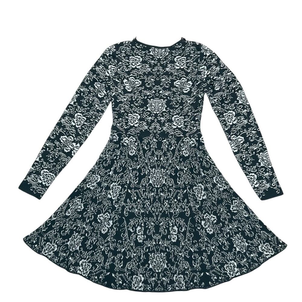 INC International Concepts Women’s Dress Black White Floral EUC Size Small